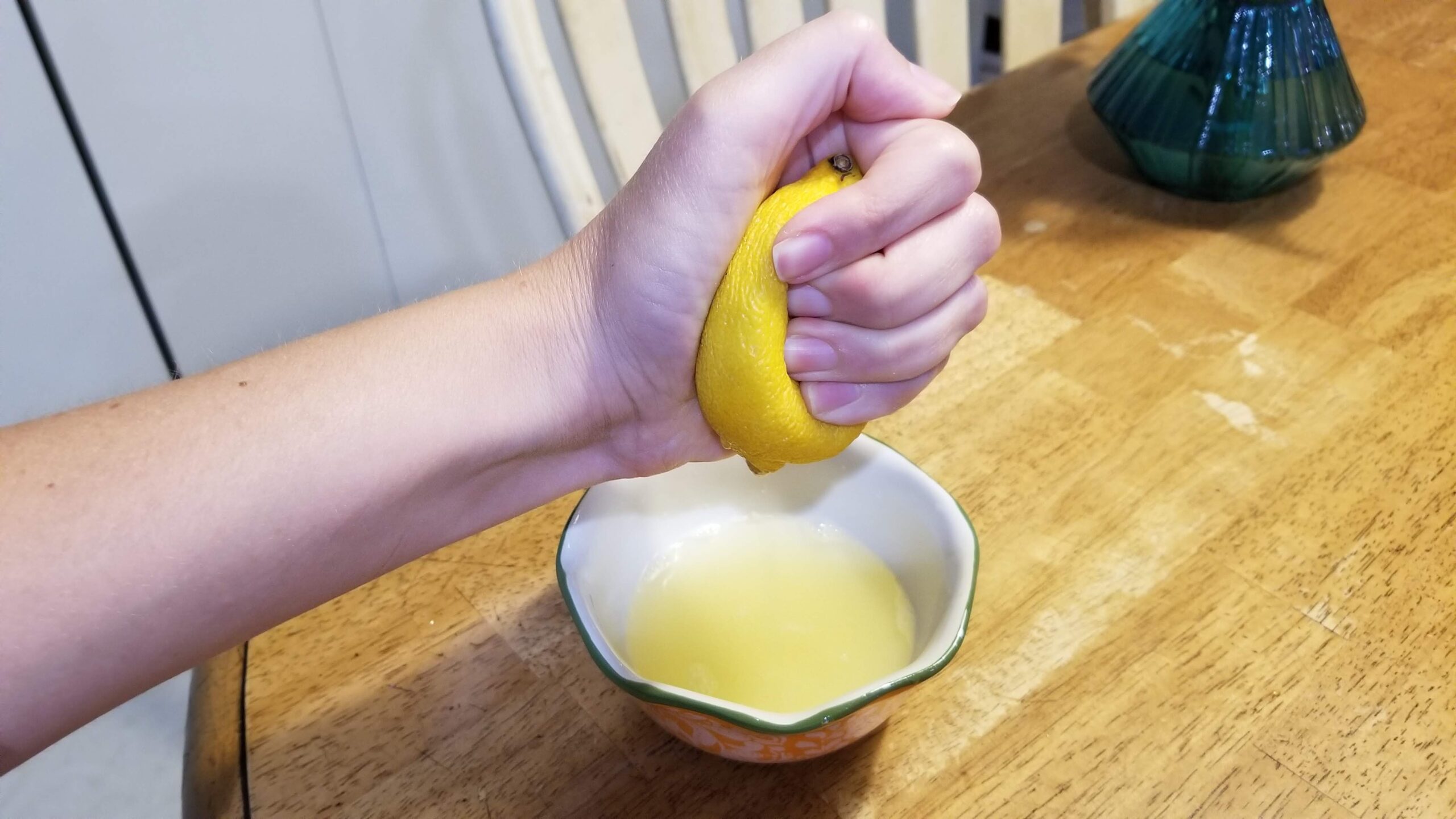 how to juice a lemon using this viral tiktok hack