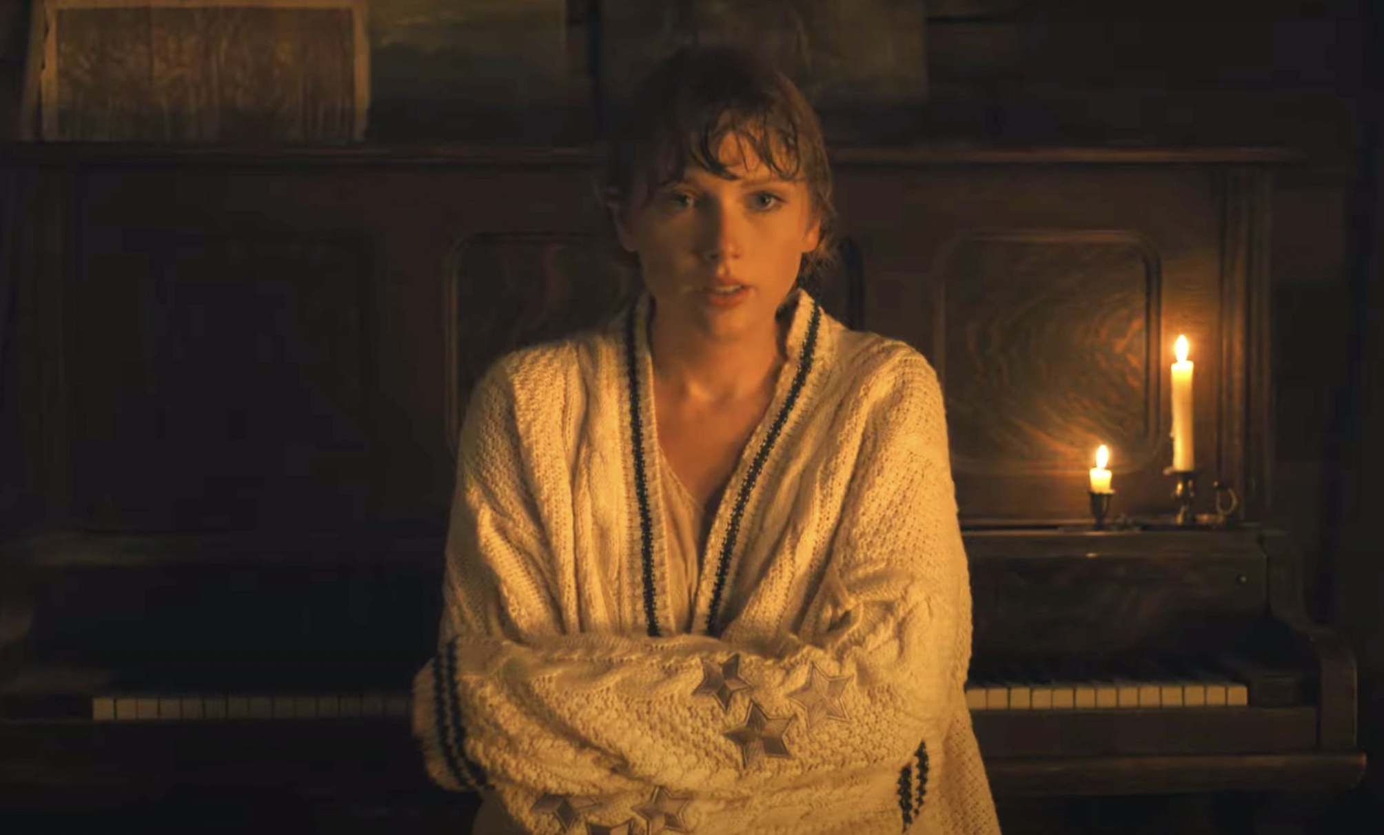 A Cozy Look Inspired by ‘Folklore’-Era Taylor Swift