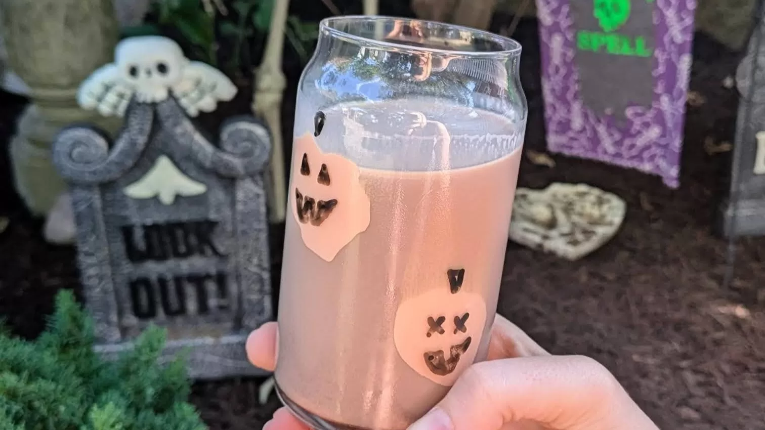 DIY Jack O’ Lantern Marshmallow Milk (AKA One Seriously Fun Halloween Drink)